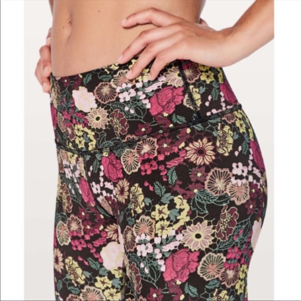 Lululemon Wunder Under Crop in Fluorolace Multi